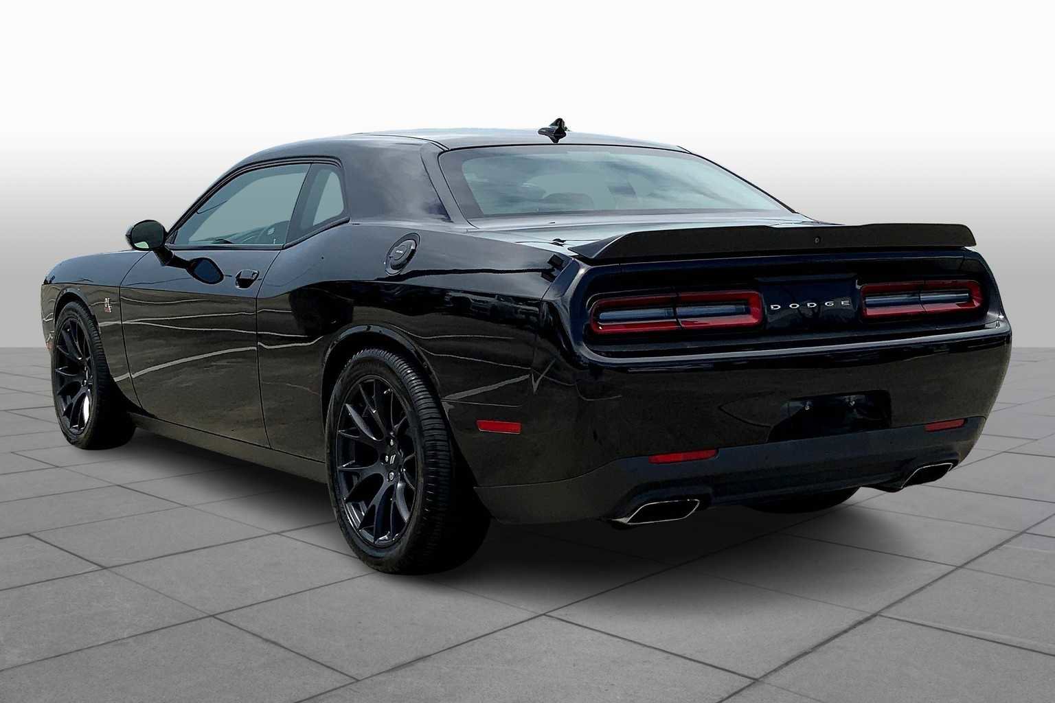 Used 2019 Dodge Challenger R/T Scat Pack w/ Dynamics Package RWD image 12