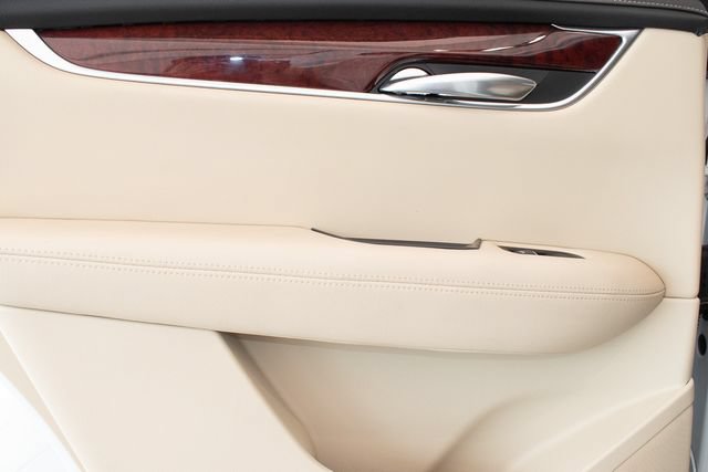 Used 2019 Cadillac XT5 Luxury FWD image 18