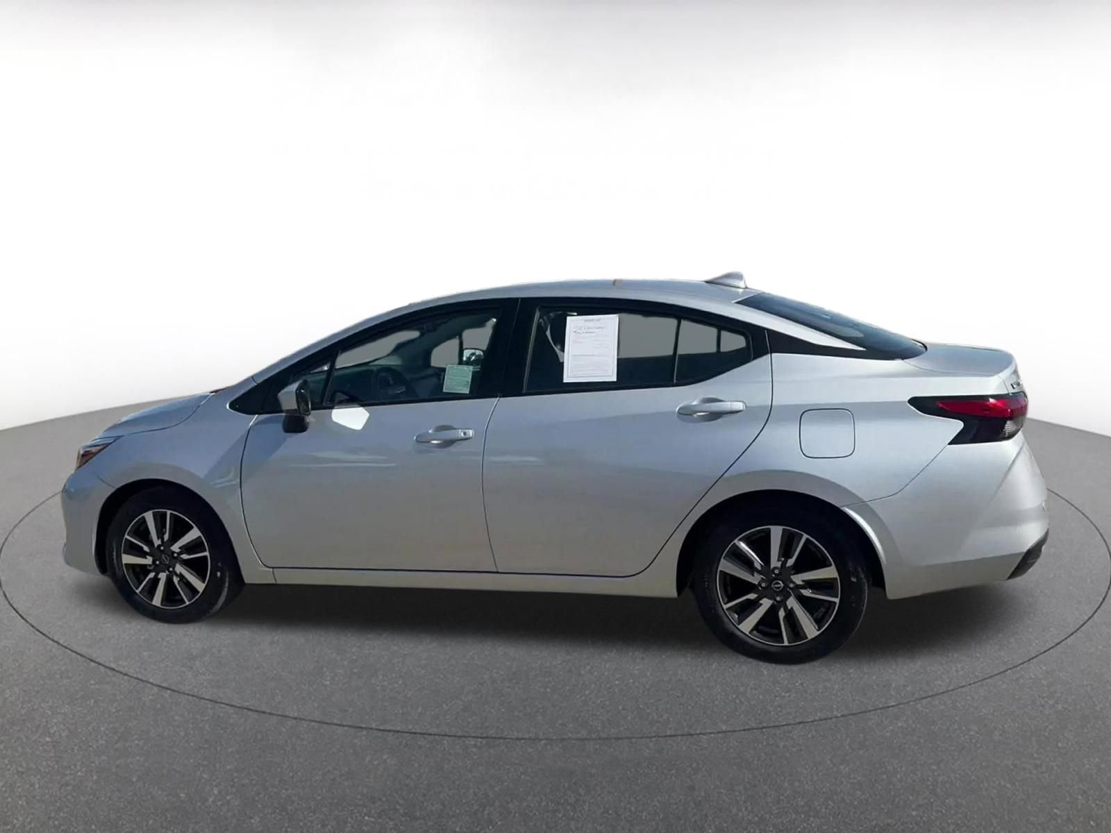 Used 2025 Nissan Versa SV FWD image 9