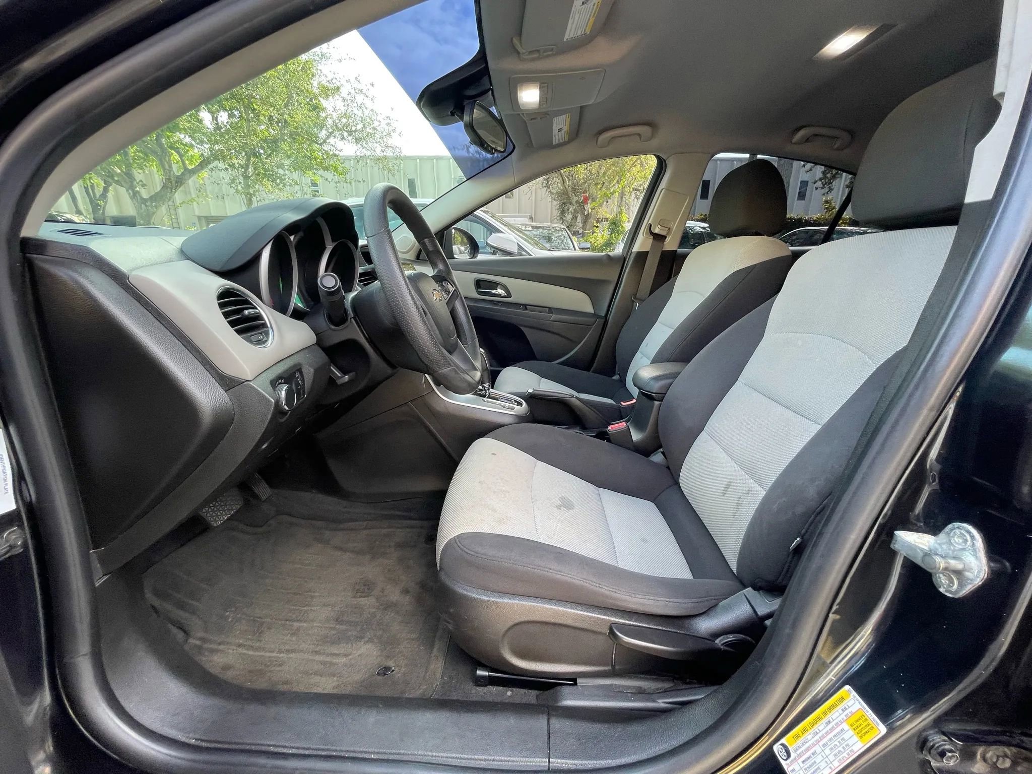 Used 2015 Chevrolet Cruze LS image 21