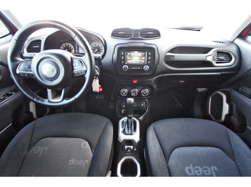 Used 2015 Jeep Renegade Latitude AWD/4WD image 10