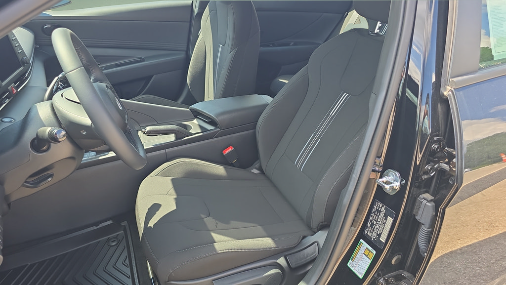 New 2026 Hyundai Elantra Sport FWD image 14