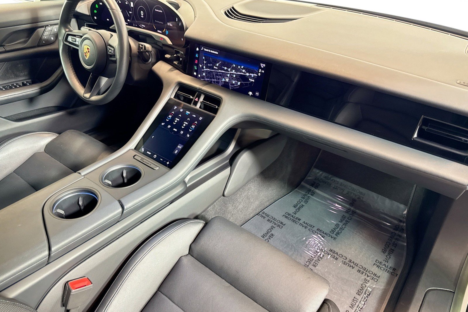 Used 2022 Porsche Taycan image 28