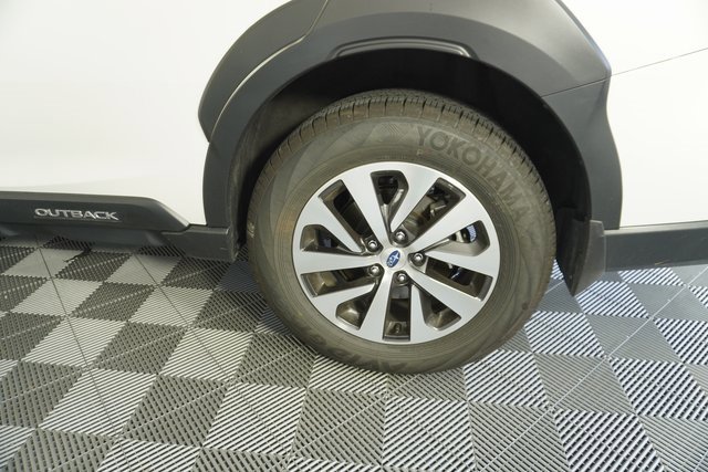 Used 2025 Subaru Outback Premium image 8