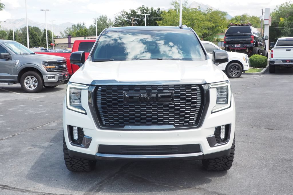 Used 2023 GMC Yukon Denali Ultimate AWD/4WD image 2