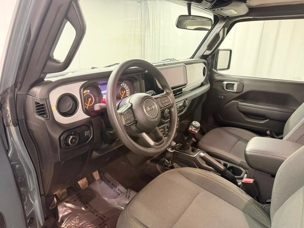 Used 2025 Jeep Wrangler Sport AWD/4WD image 23
