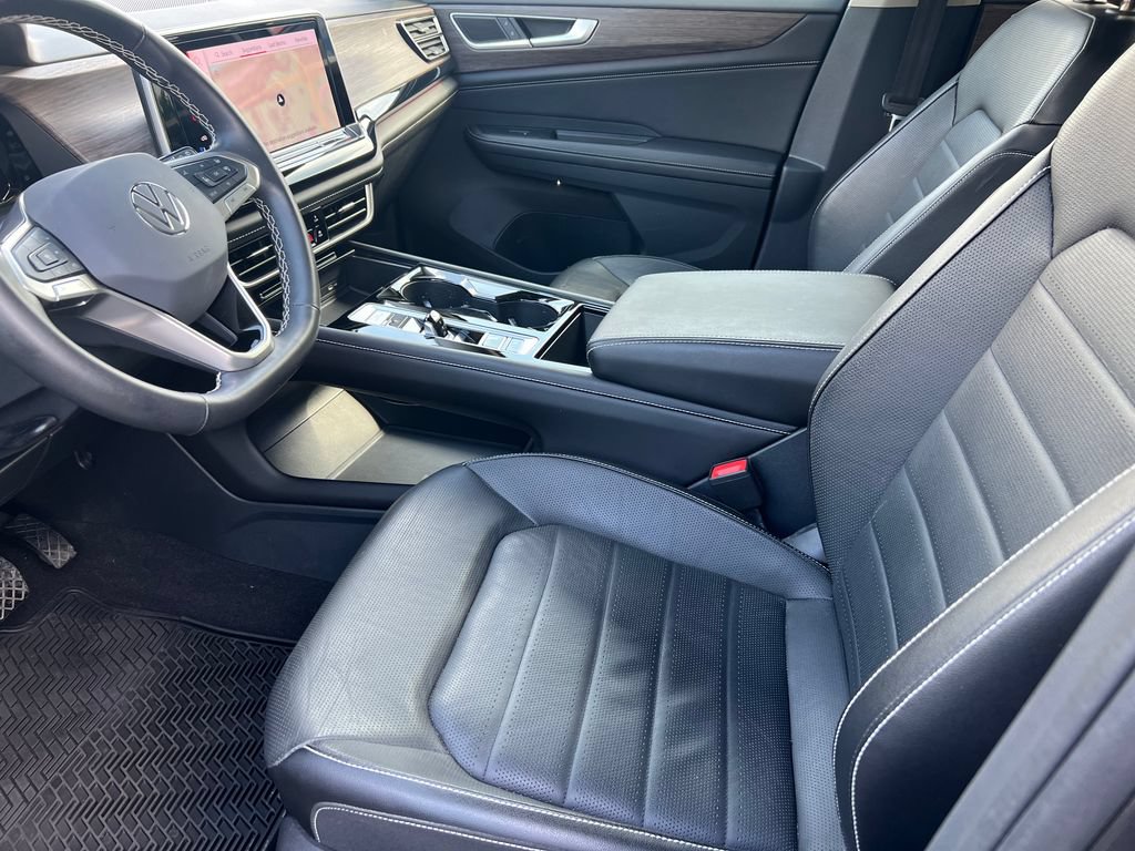 Used 2024 Volkswagen Atlas SEL AWD/4WD image 10