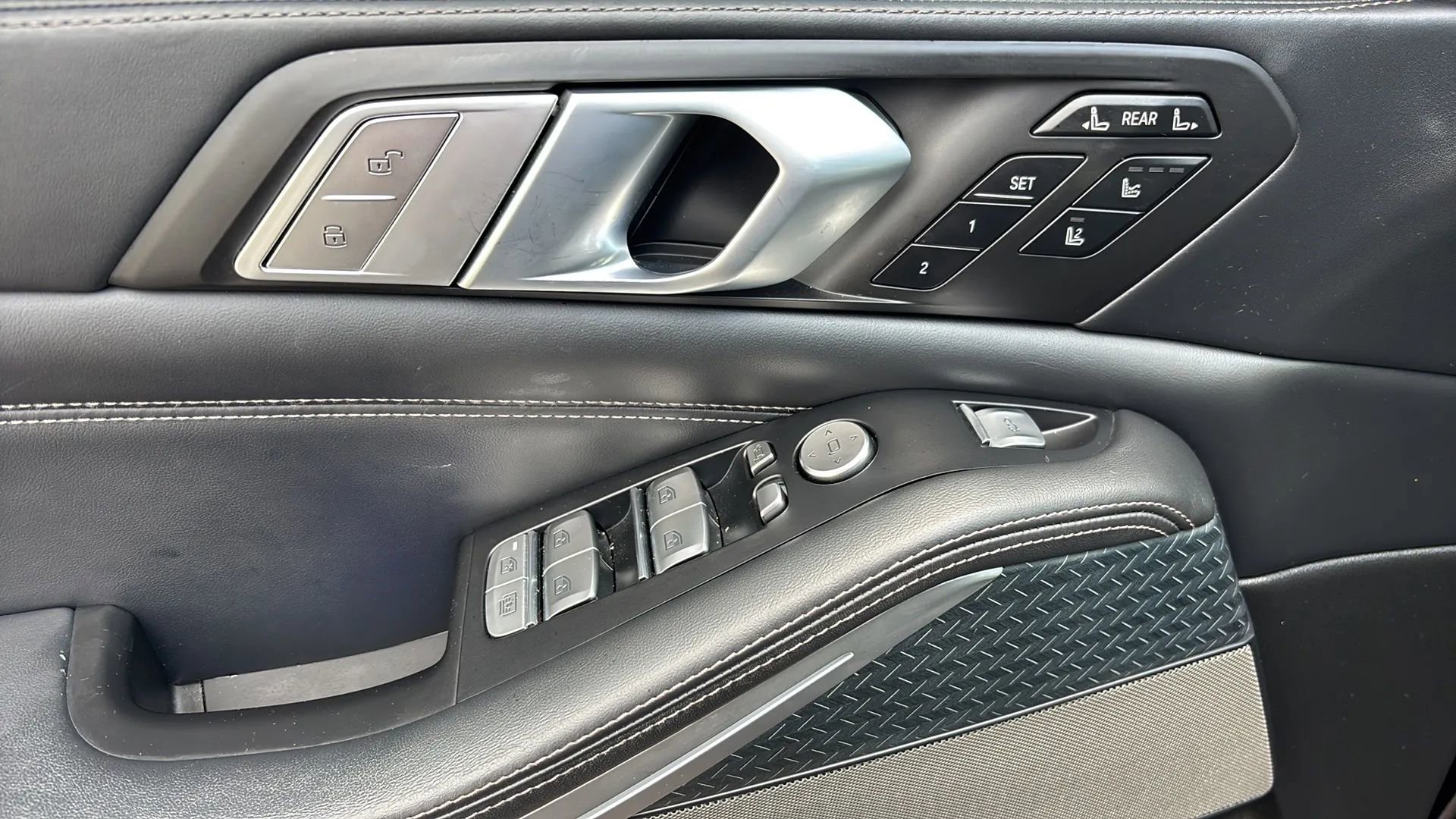 Used 2020 BMW X7 xDrive40i w/ M Sport Package image 10