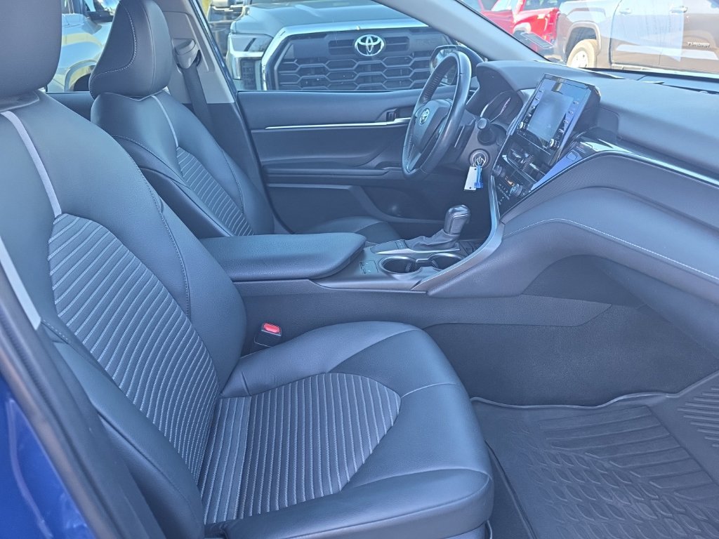 Used 2023 Toyota Camry SE w/ Cold Weather Package FWD image 10