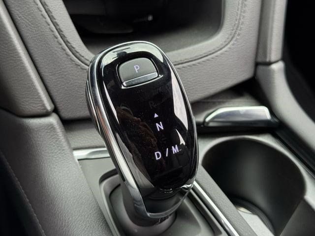 New 2026 Cadillac XT5 Sportv w/ LPO, Floor Liner Package AWD/4WD image 16