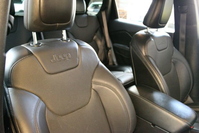 Used 2021 Jeep Cherokee Latitude Lux w/ Sun & Sound Group AWD/4WD image 11