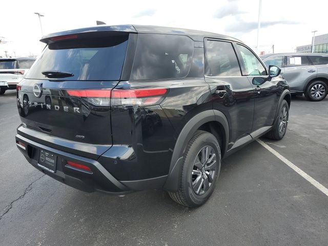 New 2026 Nissan Pathfinder S image 7