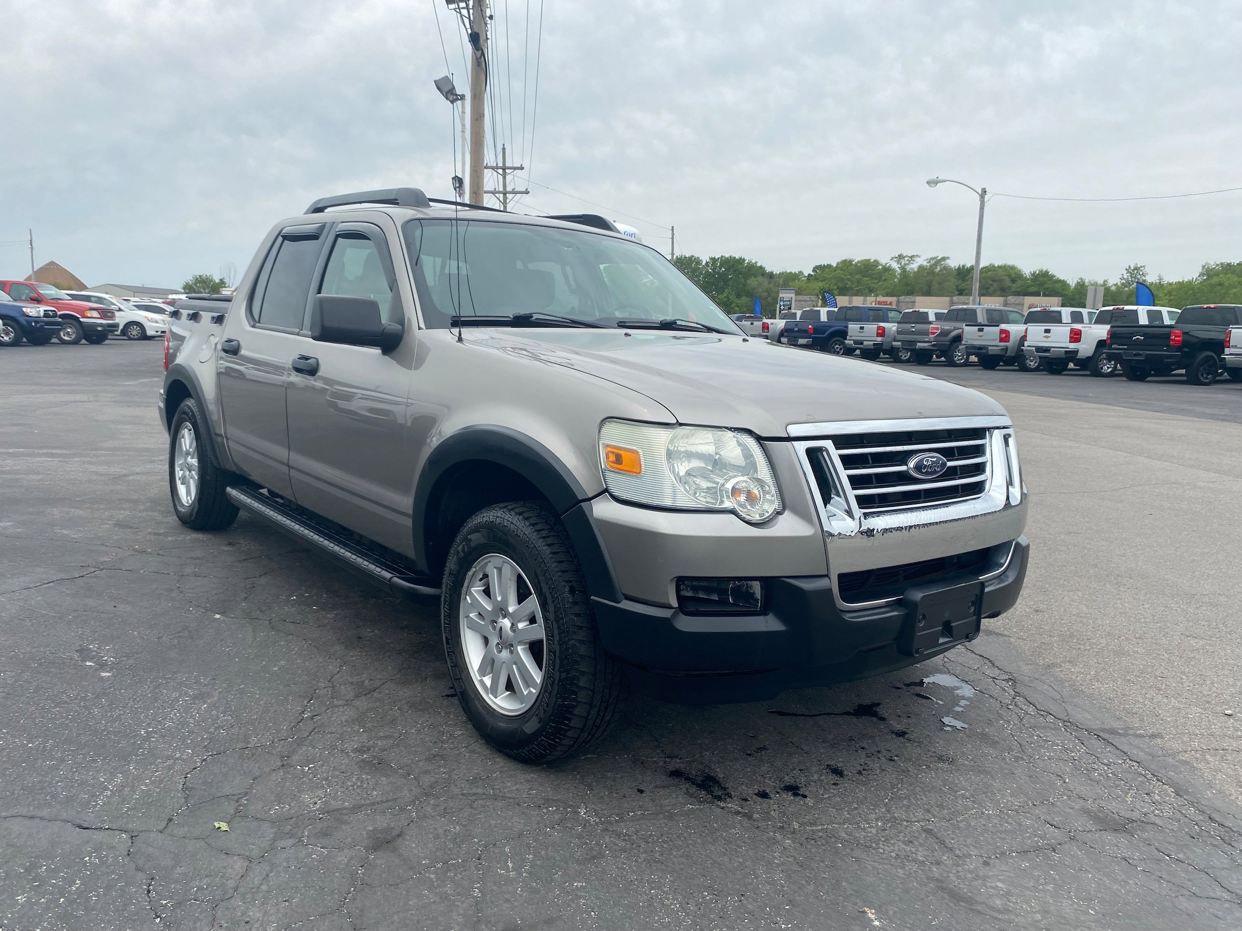 Used 2008 Ford Explorer Sport Trac XLT AWD/4WD image 3