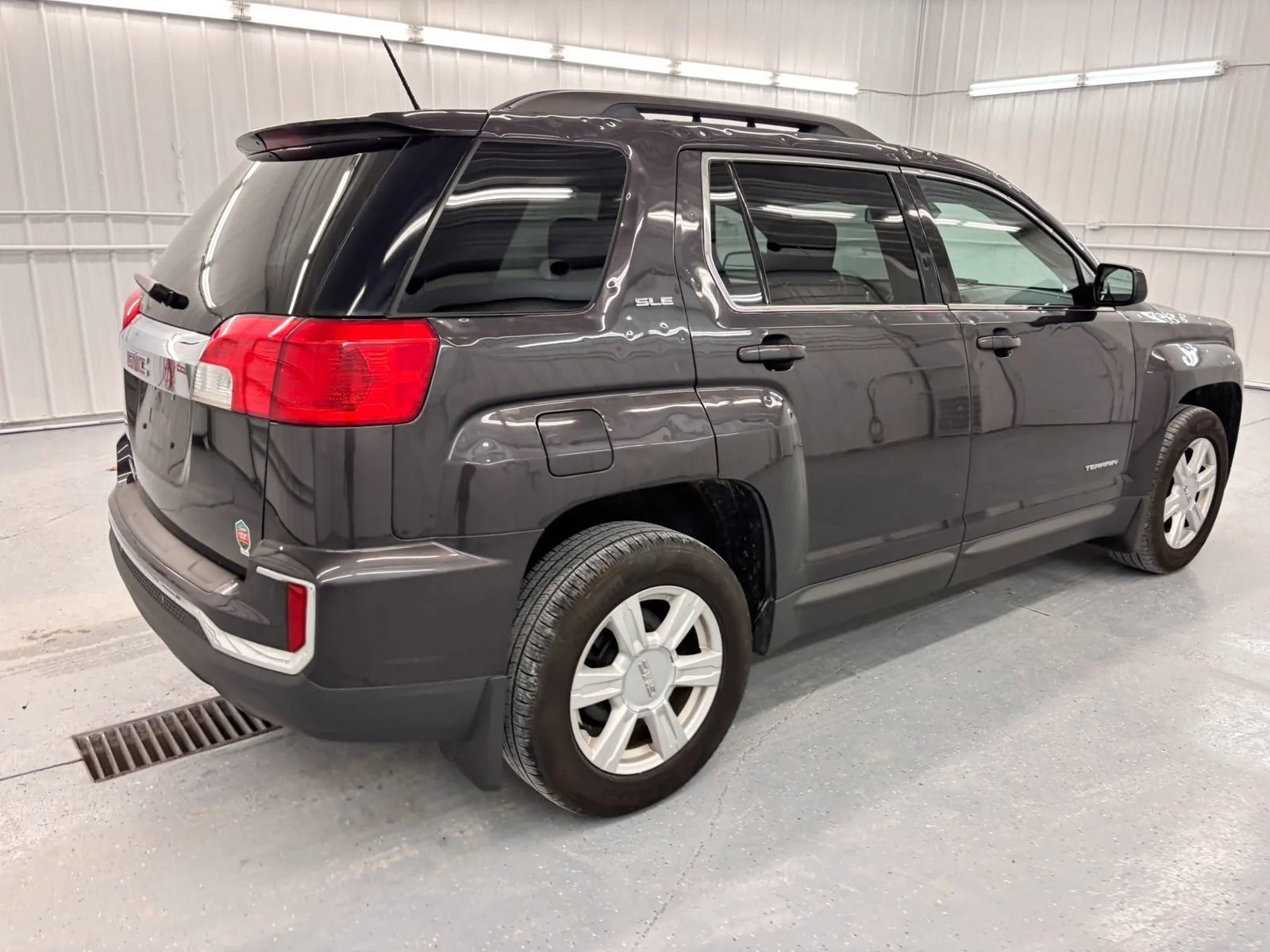 Used 2016 GMC Terrain SLE w/ Driver Alert Package I FWD image 6