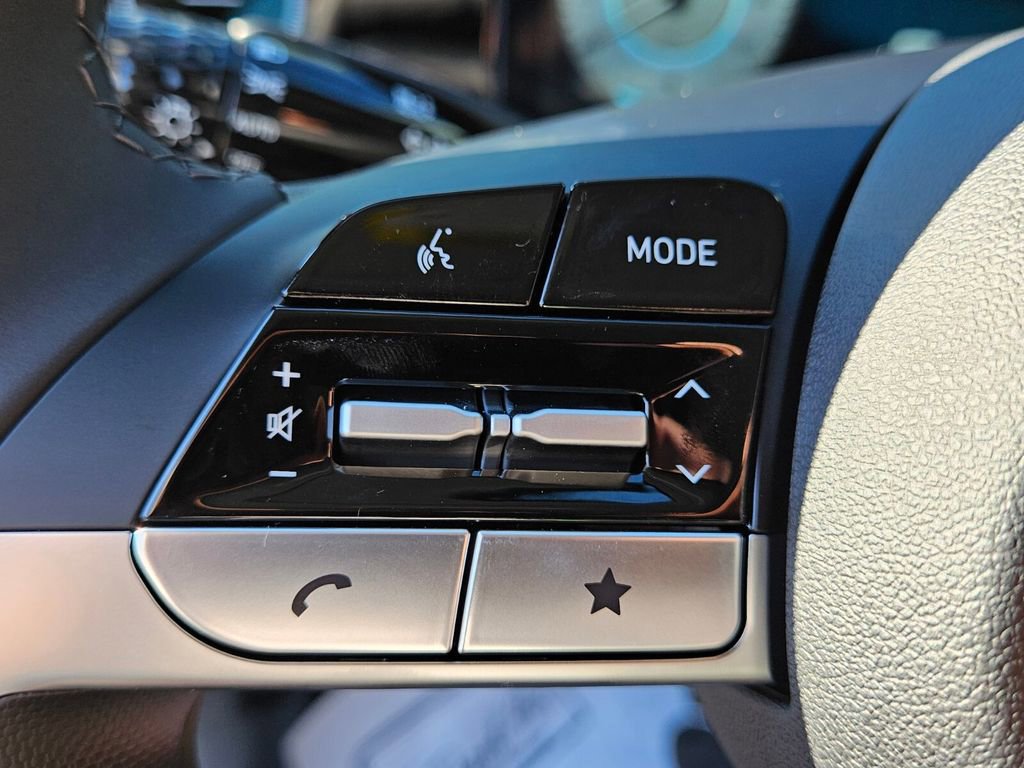 New 2025 Hyundai Elantra Limited image 26