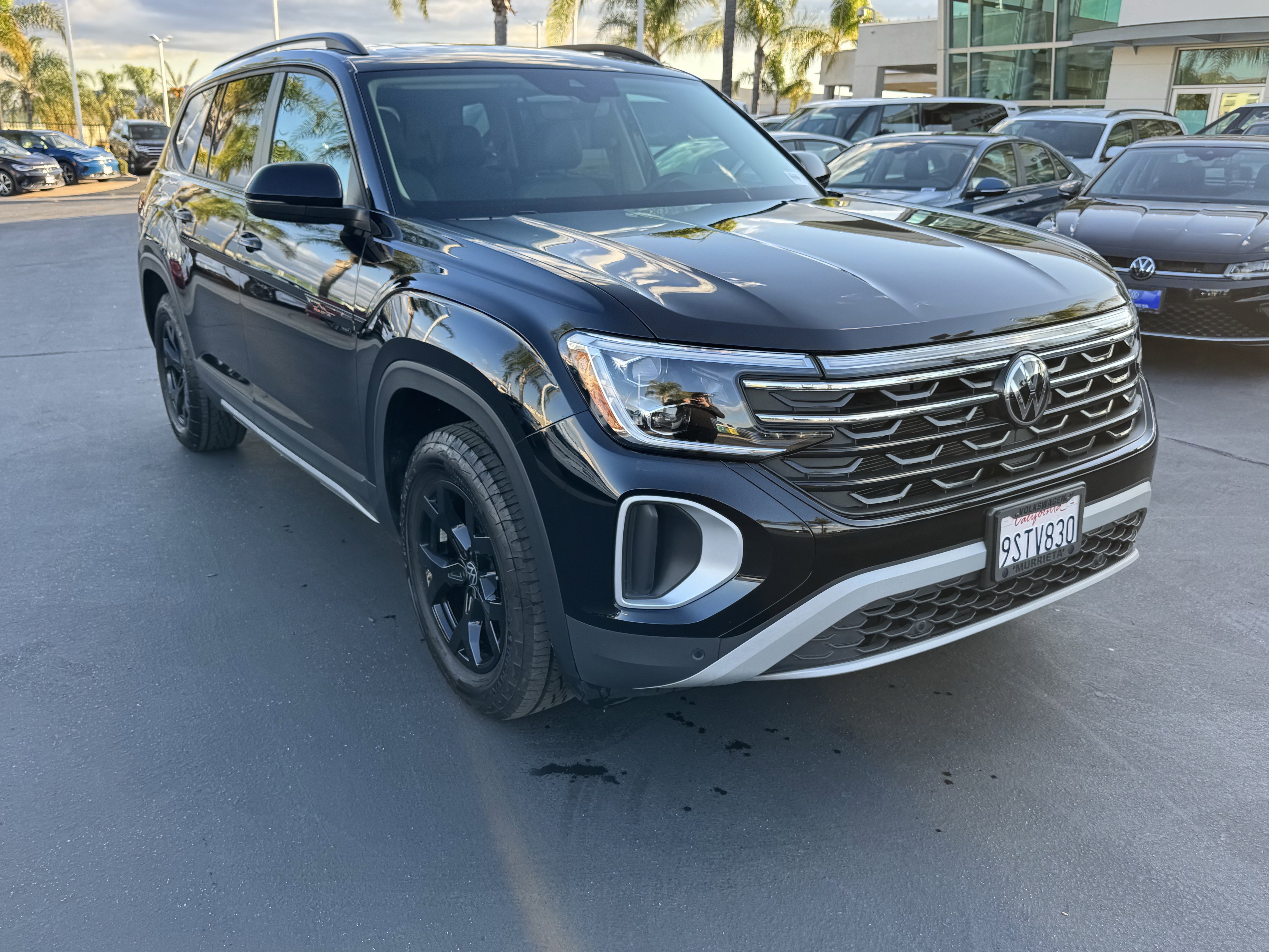 Certified 2025 Volkswagen Atlas Peak Edition SE AWD/4WD image 2