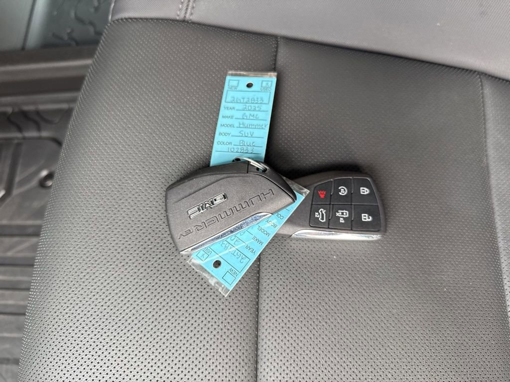 Used 2025 GMC Hummer EV 2X image 40