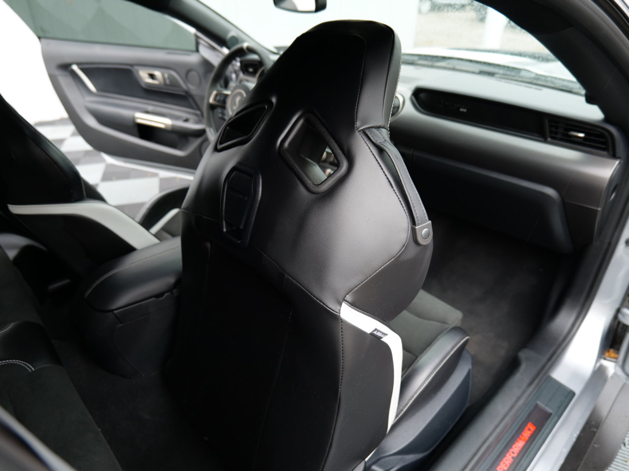 Used 2021 Ford Mustang Shelby GT500 w/ Technology Package image 43