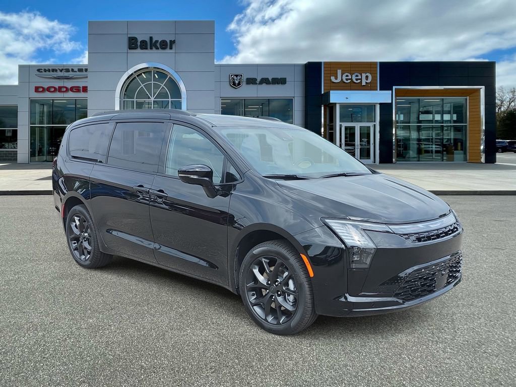 New 2027 Chrysler Pacifica Limited AWD/4WD image 1