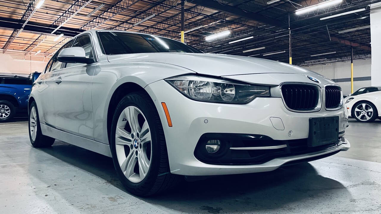 Used 2017 BMW 330i xDrive Sedan AWD/4WD image 11