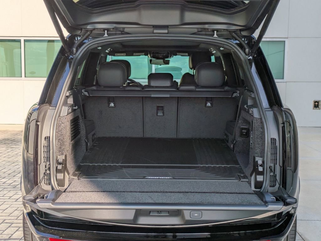New 2026 Land Rover Range Rover Long Wheelbase SE image 13