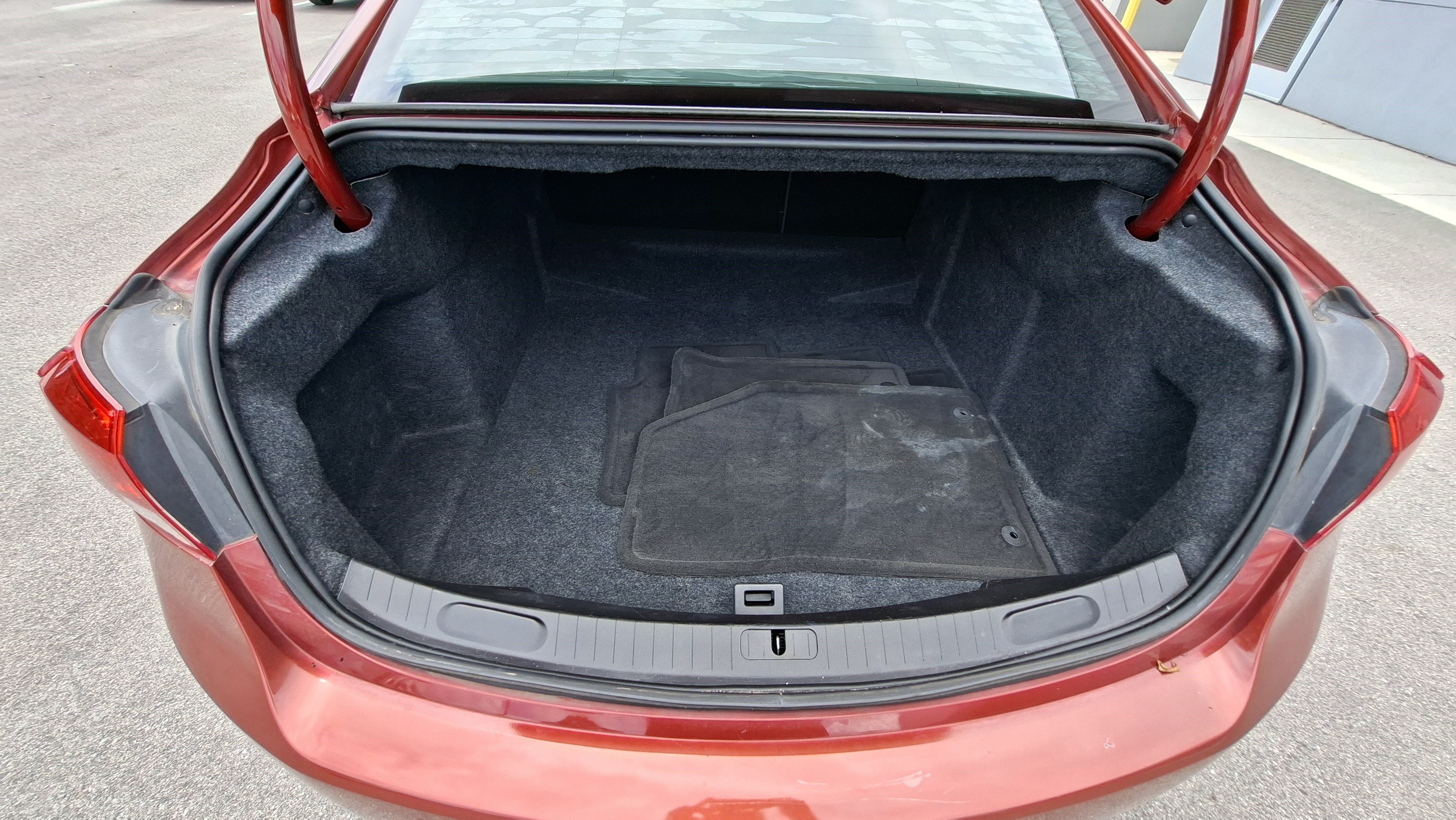 Used 2014 Chevrolet Impala LT FWD image 19
