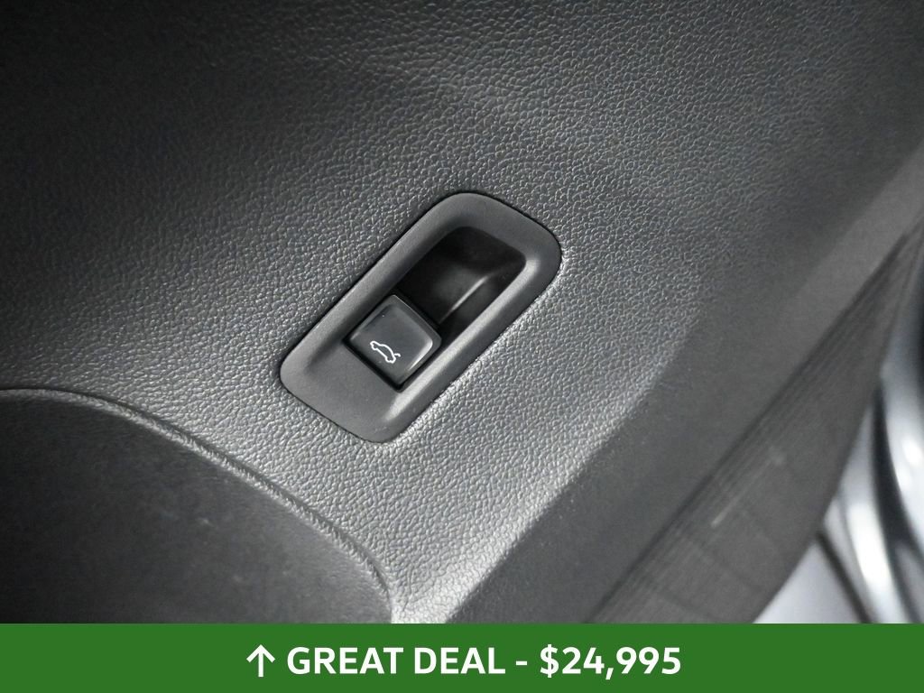 Used 2024 Volkswagen Atlas Cross Sport SE image 33