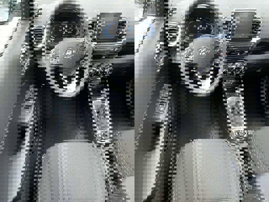 New 2026 Hyundai Venue SEL image 30