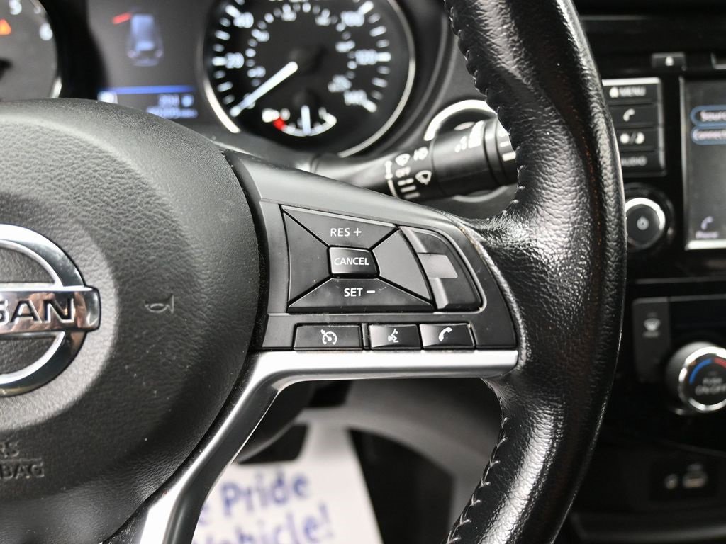 Used 2020 Nissan Rogue SV image 19