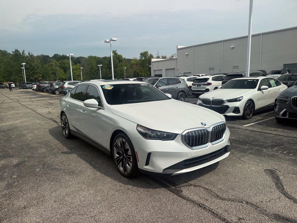 Used 2024 BMW 530i xDrive w/ Premium Package AWD/4WD image 5