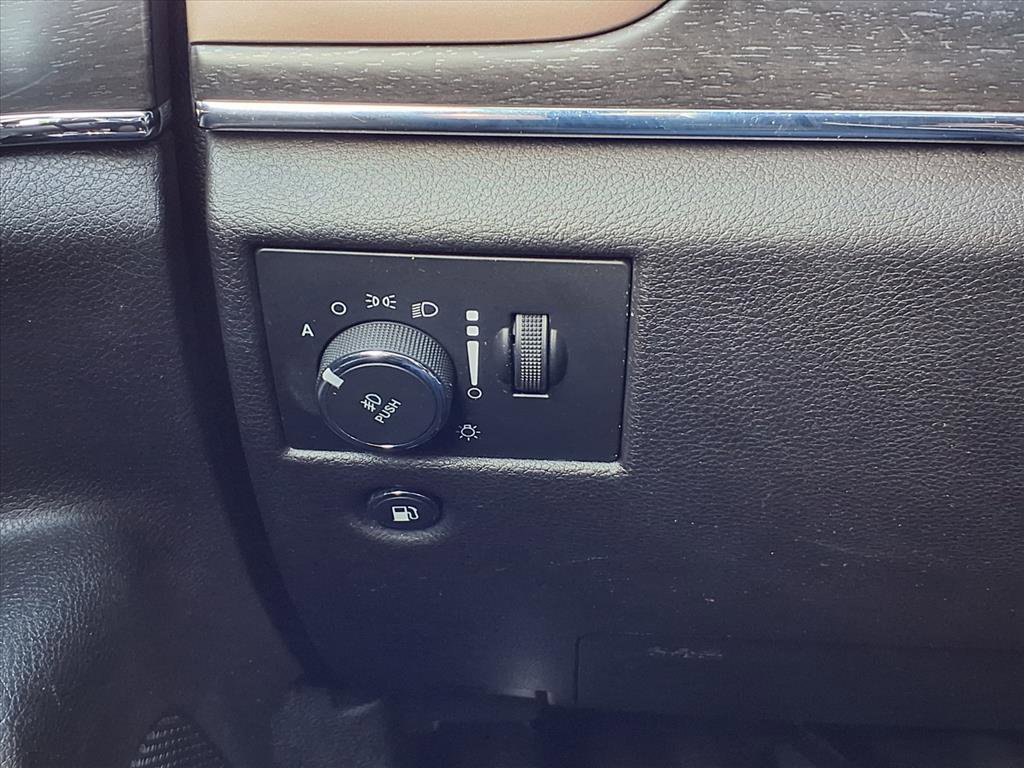 Used 2017 Jeep Grand Cherokee Limited image 19