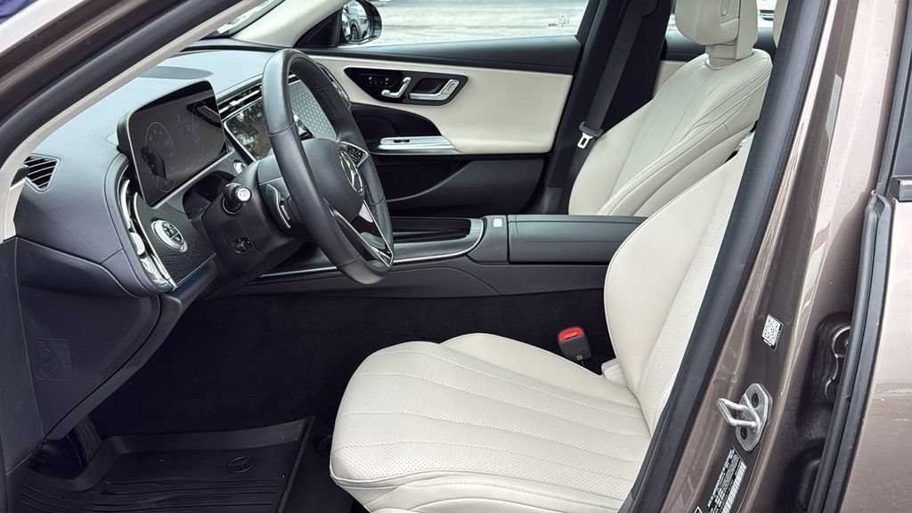 Certified 2025 Mercedes-Benz E 350 4MATIC Sedan image 18