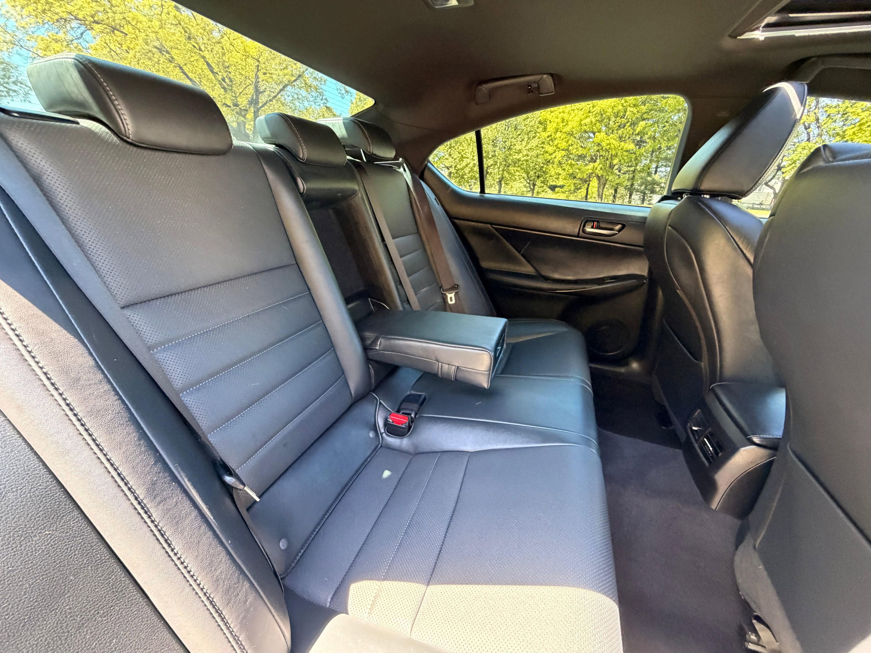 Used 2021 Lexus IS 350 F Sport w/ Accessory Package 2 AWD/4WD image 27