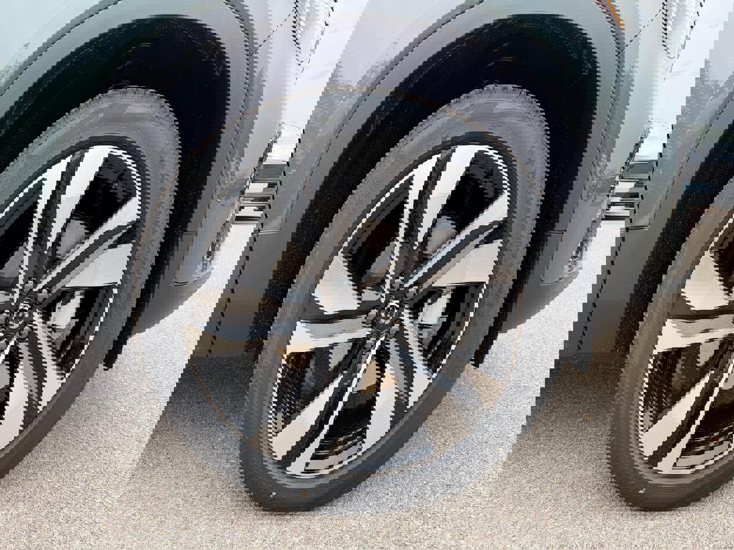 New 2026 Volvo XC40 B4 Plus image 7