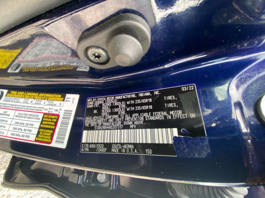 Used 2022 Toyota Highlander XLE AWD/4WD image 27