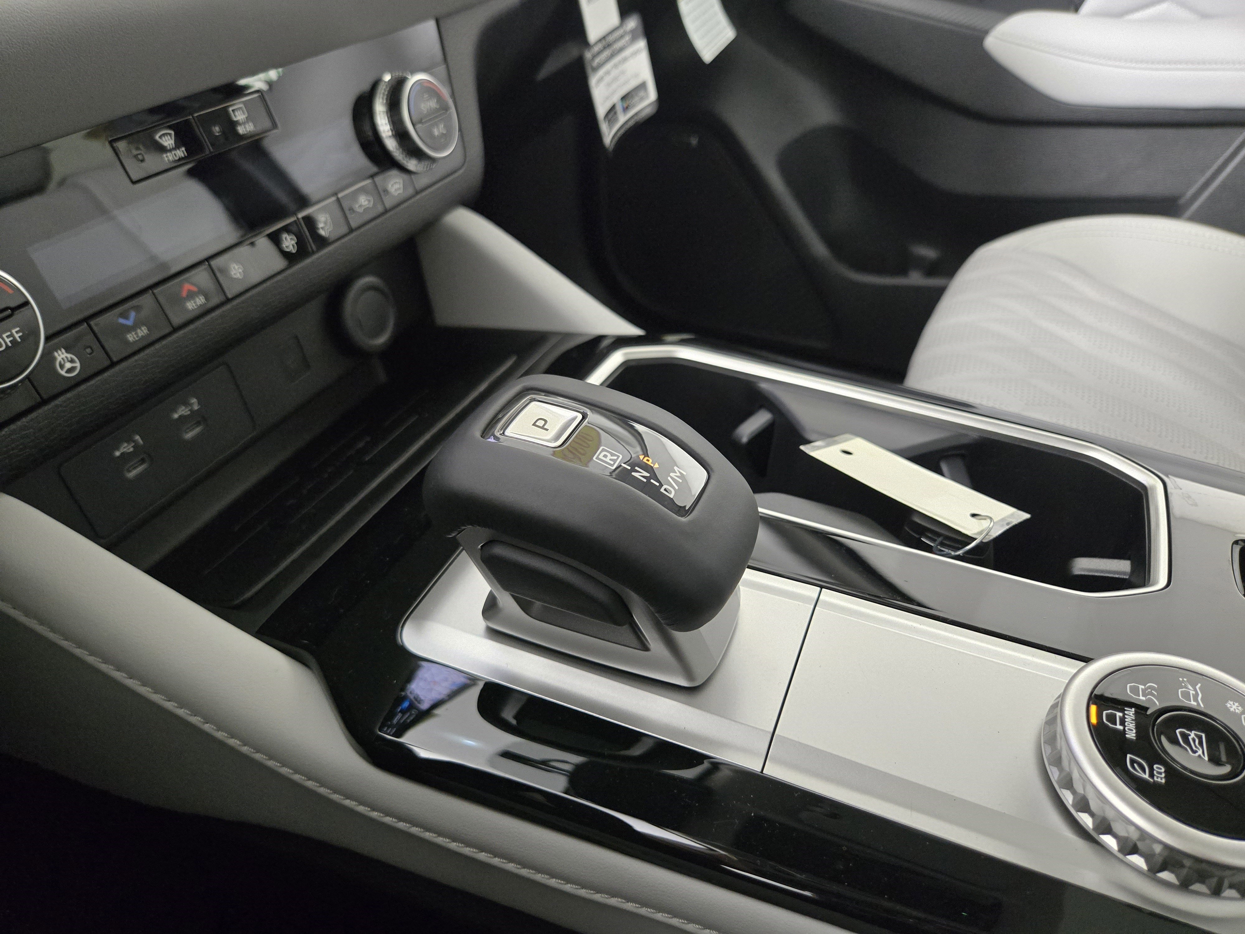New 2026 Mitsubishi Outlander SEL AWD/4WD image 24