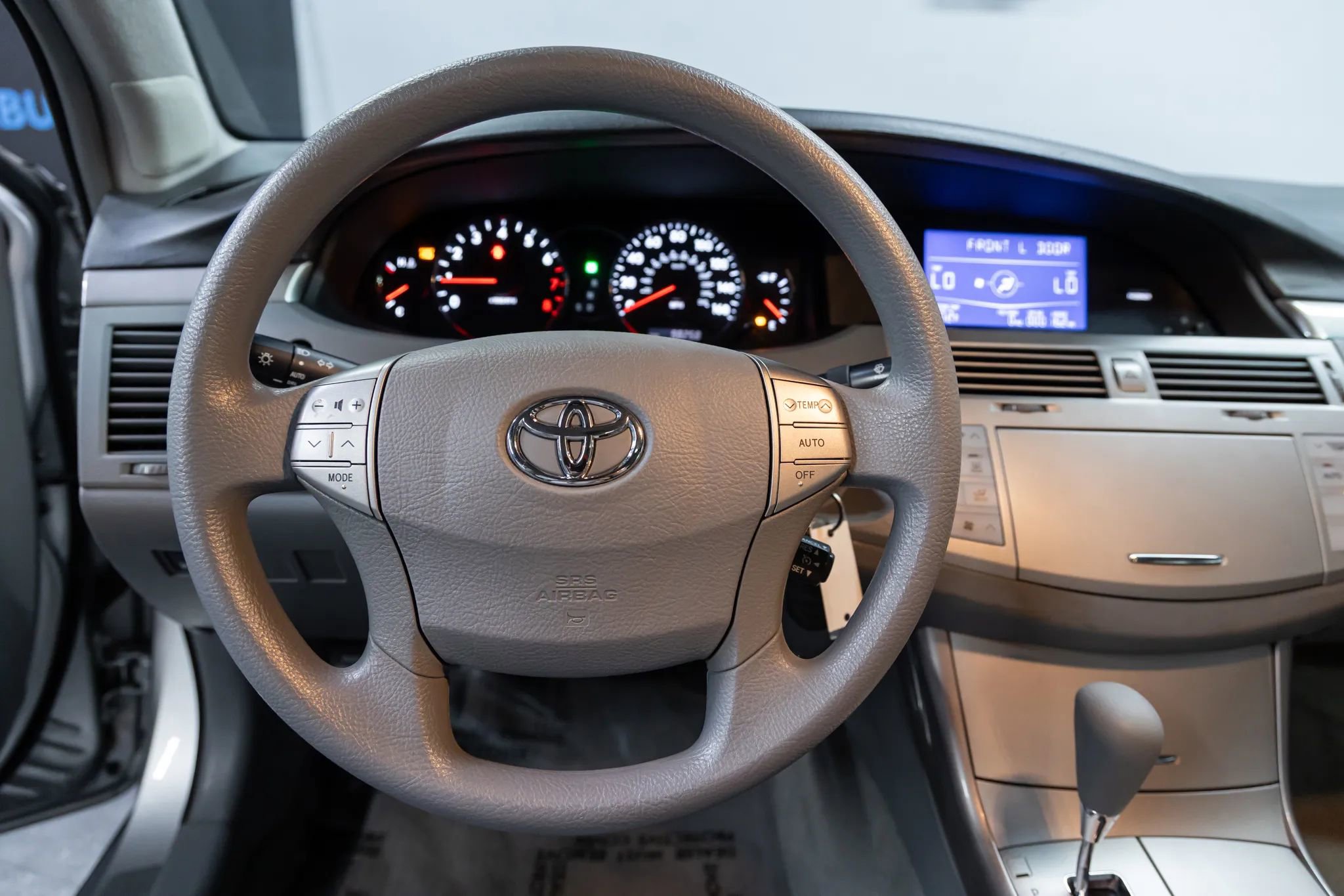 Used 2005 Toyota Avalon XL FWD image 24