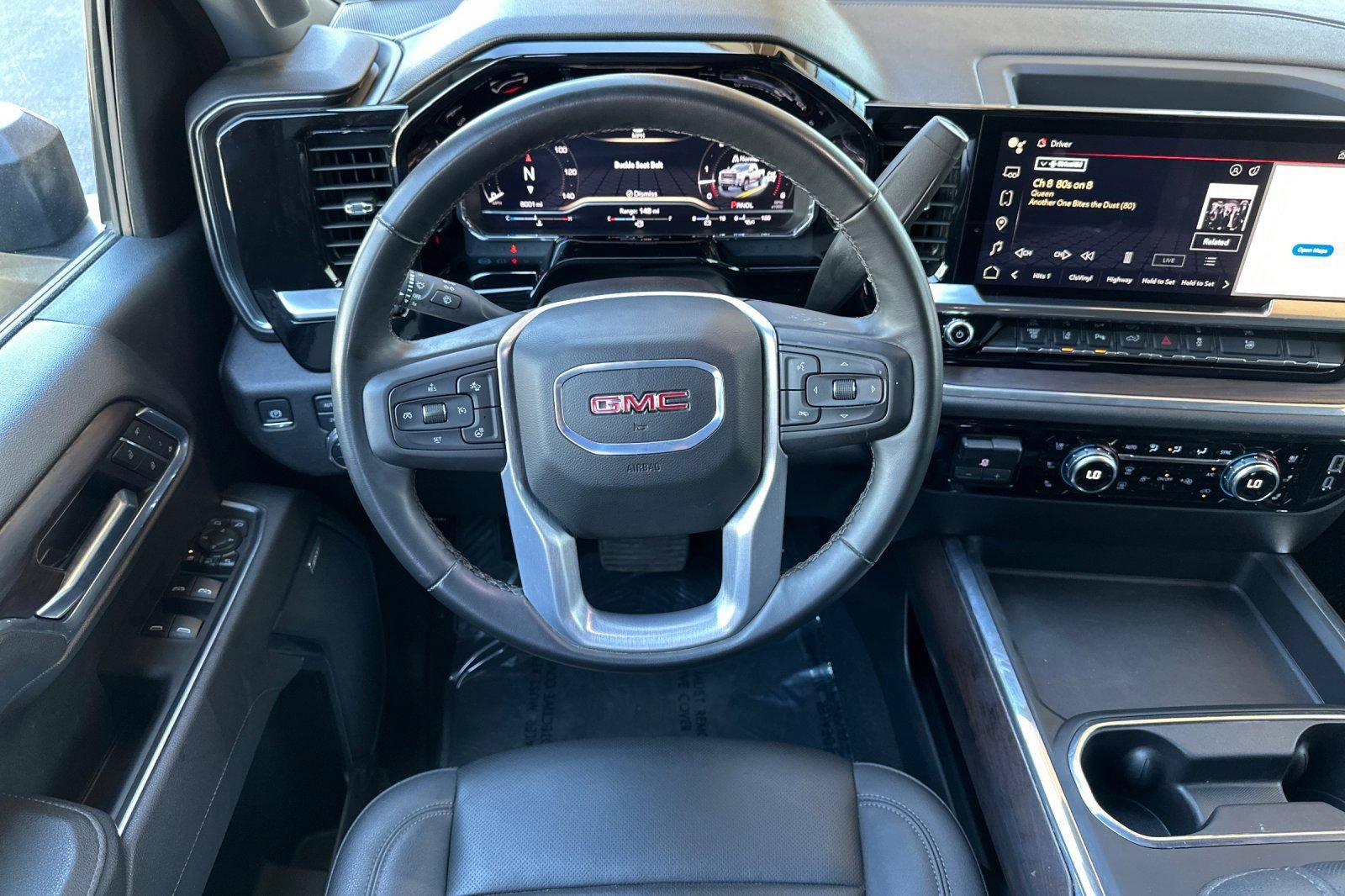 Certified 2025 GMC Sierra 2500 SLT w/ SLT Premium Package AWD/4WD image 15