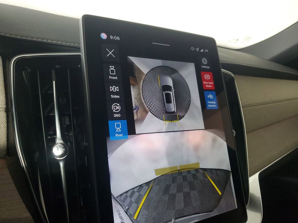 Certified 2026 Volvo XC90 B6 Plus w/ Protection Package Premier image 32