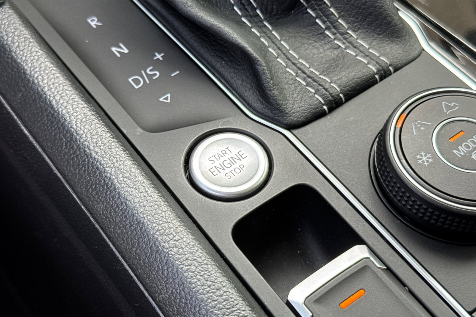 Used 2023 Volkswagen Atlas SE w/ Panoramic Sunroof Package image 23