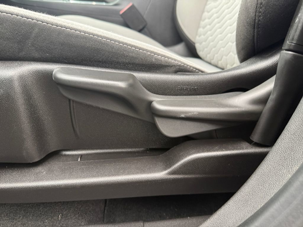 Used 2019 Chevrolet Equinox LS image 10