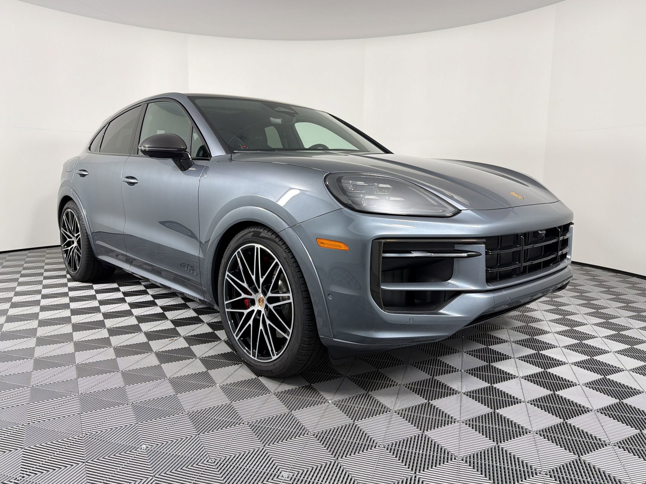 New 2026 Porsche Cayenne GTS image 12