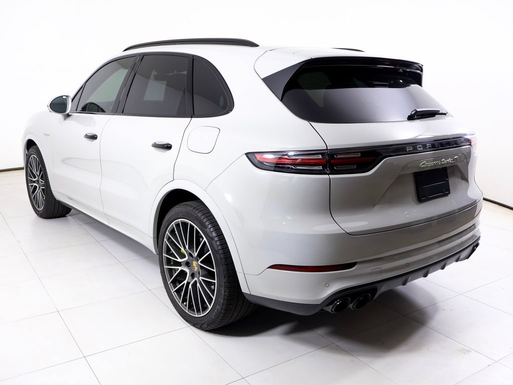 Certified 2020 Porsche Cayenne Turbo S AWD/4WD image 3