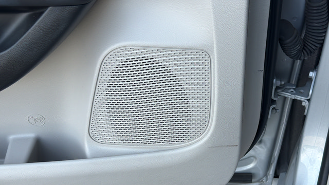 Used 2024 Chrysler Pacifica Touring-L FWD image 11