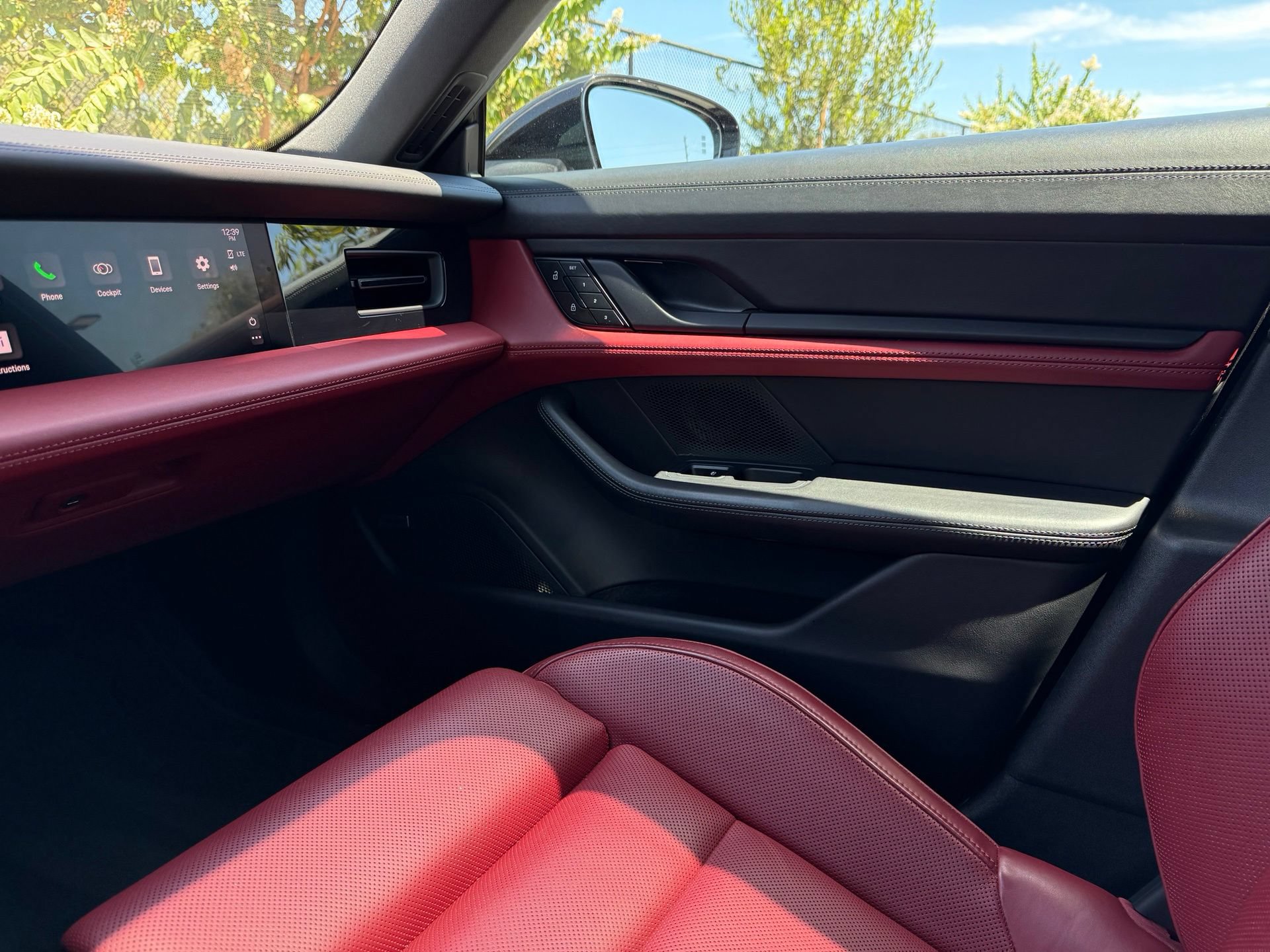 Certified 2022 Porsche Taycan 4S AWD/4WD image 25