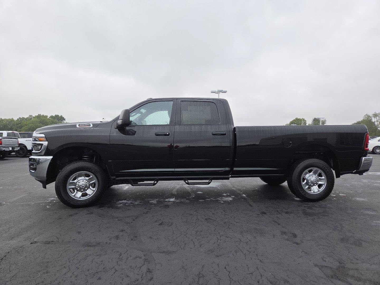 Used 2026 RAM 3500 Tradesman w/ Chrome Appearance Group A AWD/4WD image 9