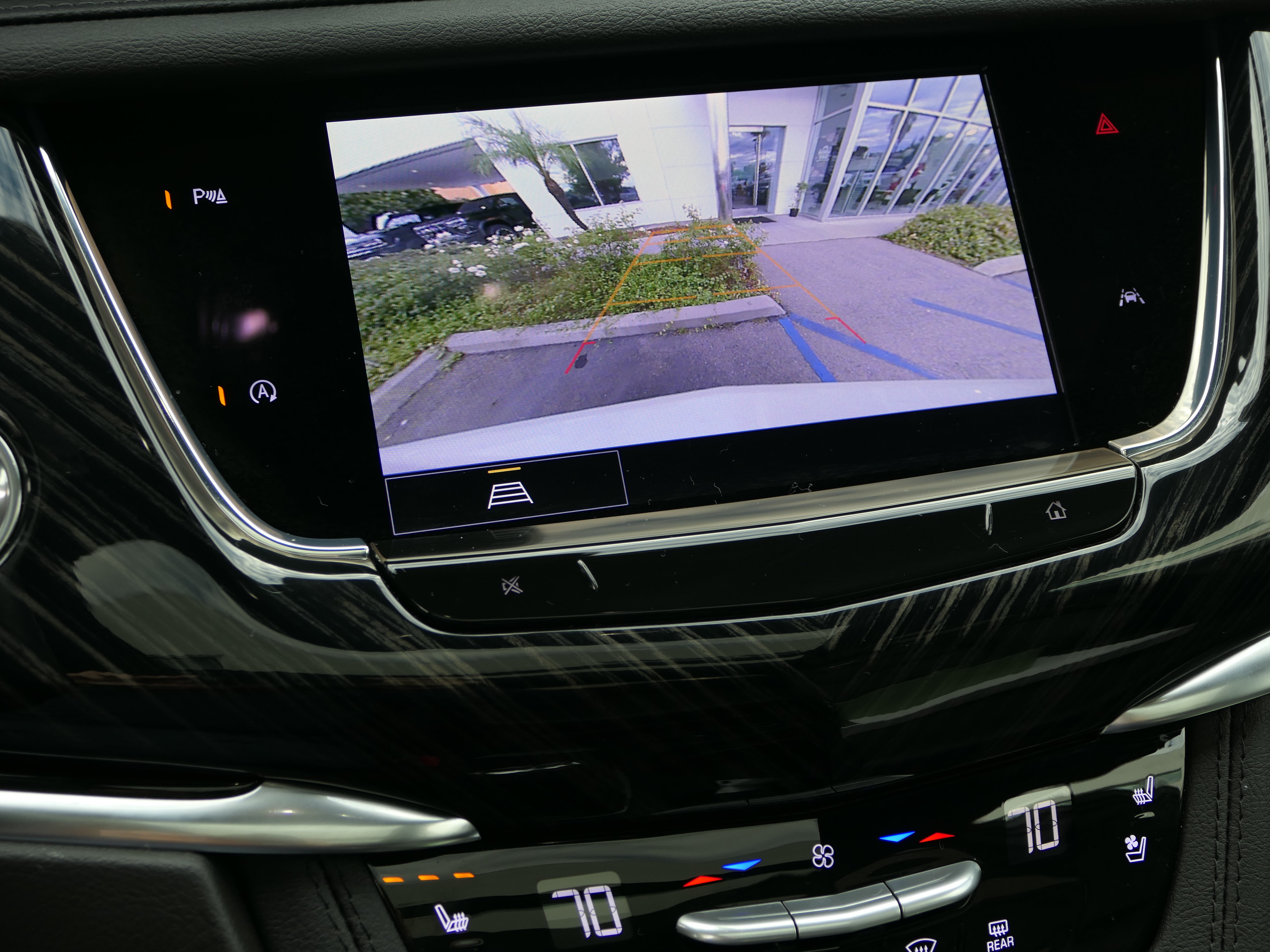 New 2025 Cadillac XT6 Premium Luxury FWD image 17