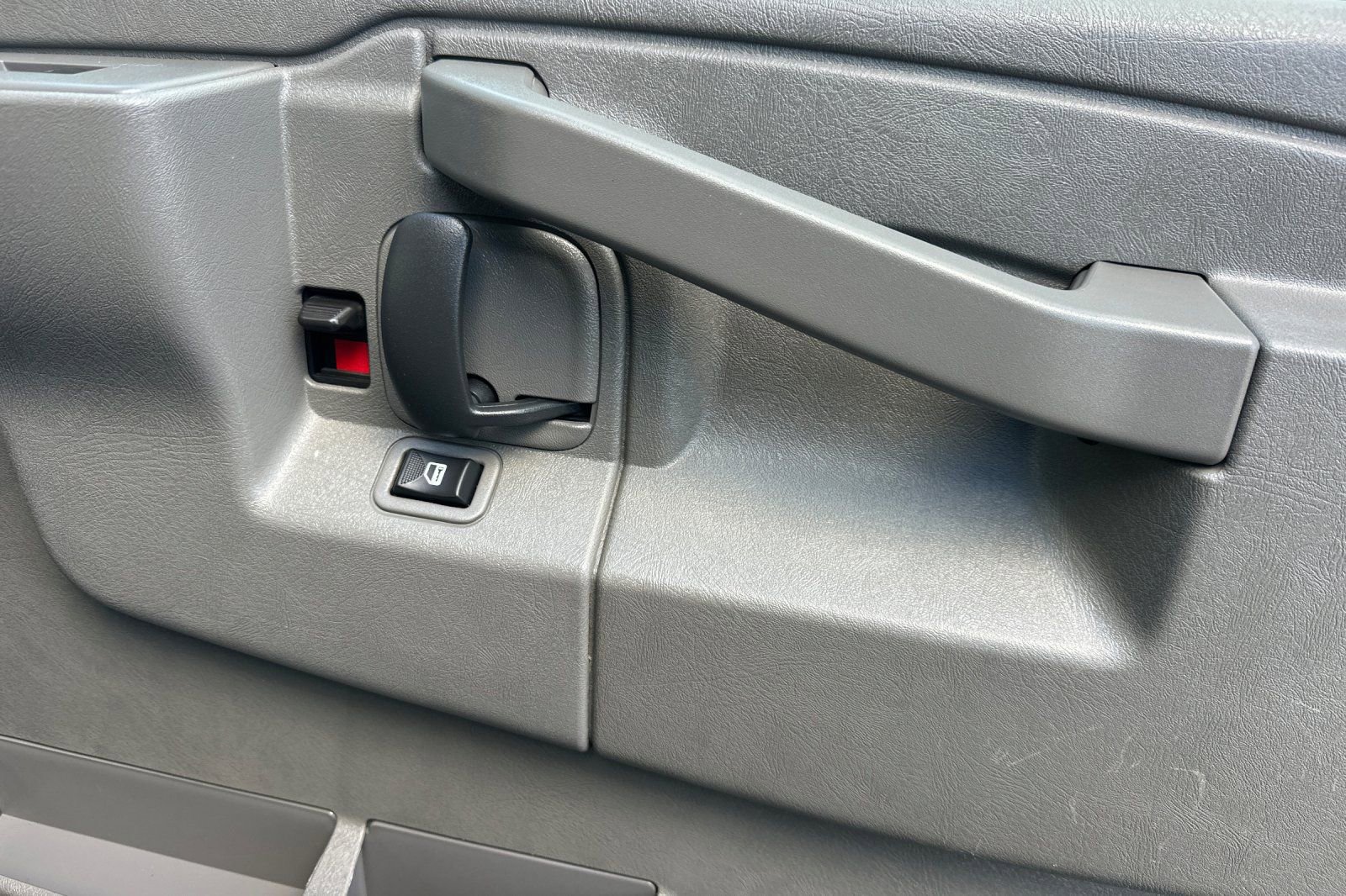 Used 2023 GMC Savana 2500 Extended w/ Driver Convenience Package image 20