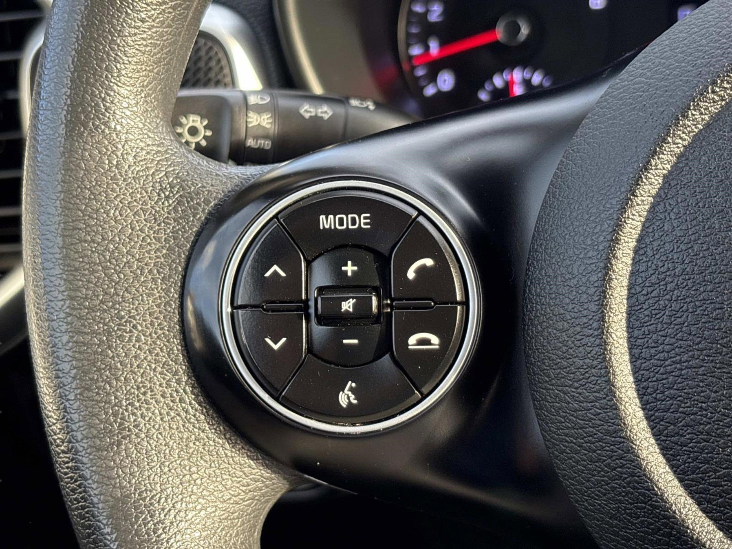 Used 2020 Kia Soul LX image 26