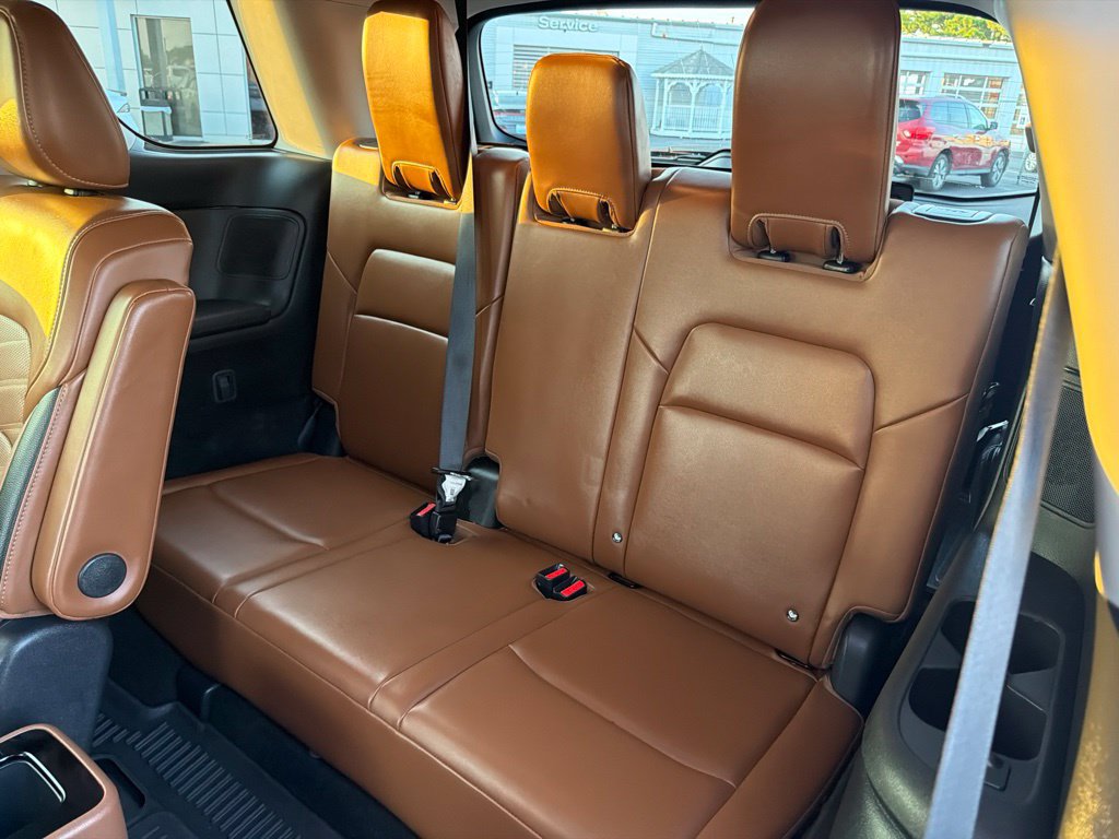 Used 2024 Nissan Pathfinder Platinum AWD/4WD image 18